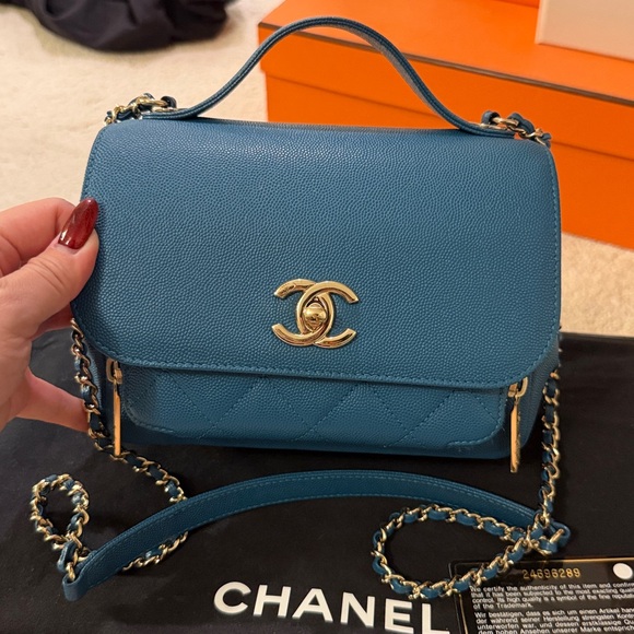 CHANEL Teal Caviar Quilted Small Business Affinity Flap Bag - Picture 2 of 16